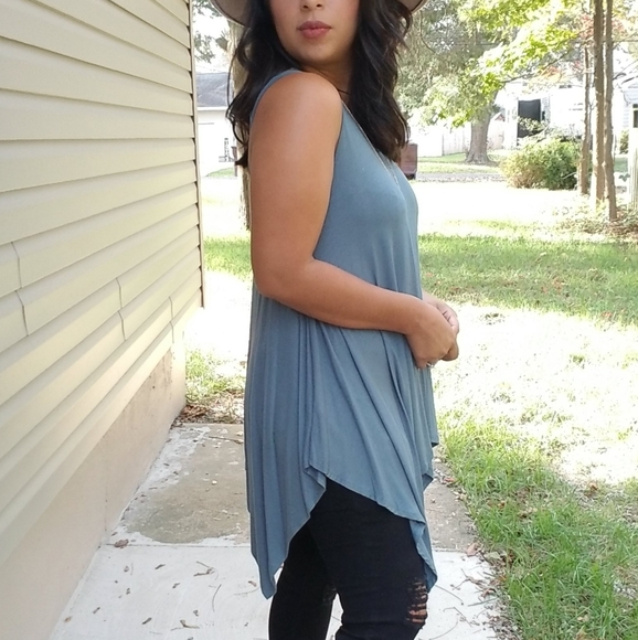SAGE CUTOUT HANDKERCHIEF TANK TUNIC TOP - Picture 4 of 7